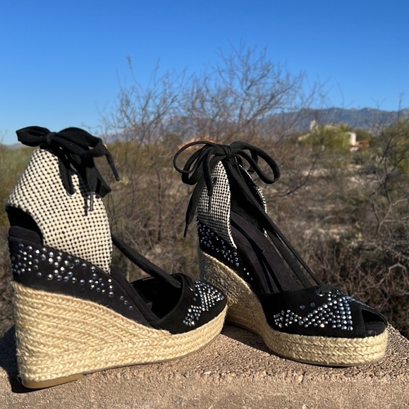 New BCBG Embellished Black Wedge Espadrille Sandals - Picture 1 of 17